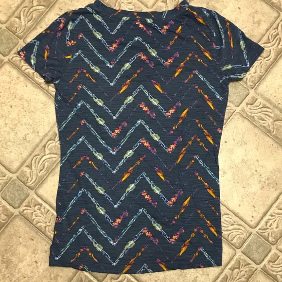 Mossimo V-neck T-shirt - Picture 2 of 3